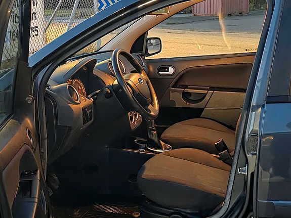 Ford Fiesta 16 of 26