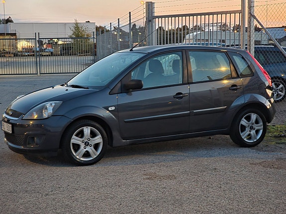 Ford Fiesta 8 of 26