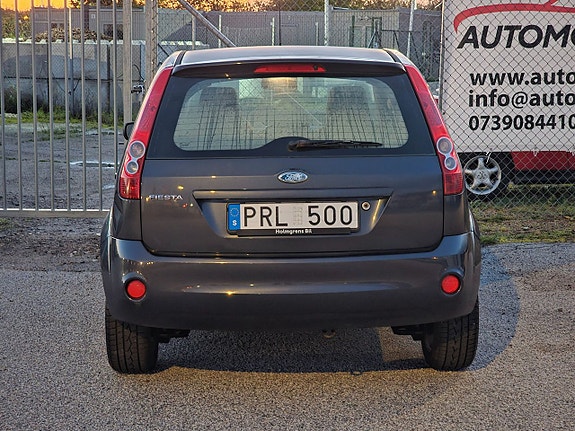 Ford Fiesta 10 of 26