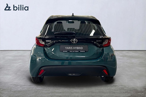 Toyota Yaris 8 of 17
