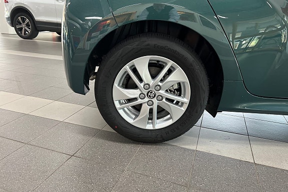 Toyota Yaris 15 of 17