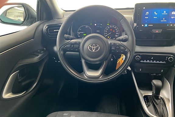 Toyota Yaris 10 of 17