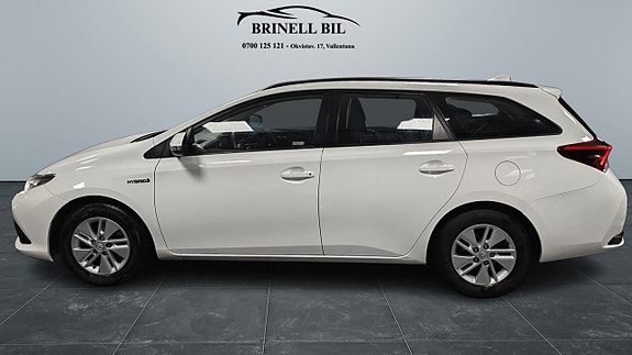 Toyota Auris 2 of 14