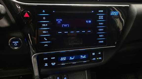 Toyota Auris 12 of 14