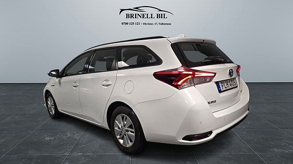 Toyota Auris 8 of 14