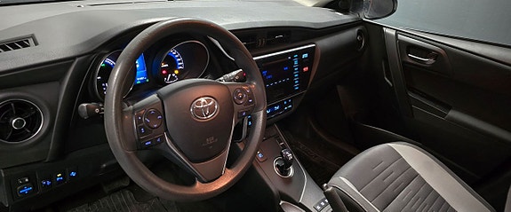 Toyota Auris 3 of 14