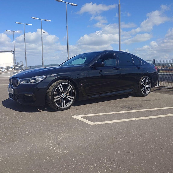 BMW 740e 11 of 15