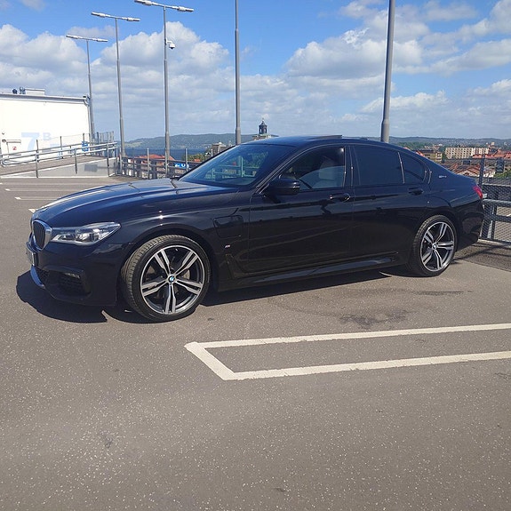 BMW 740e 12 of 15