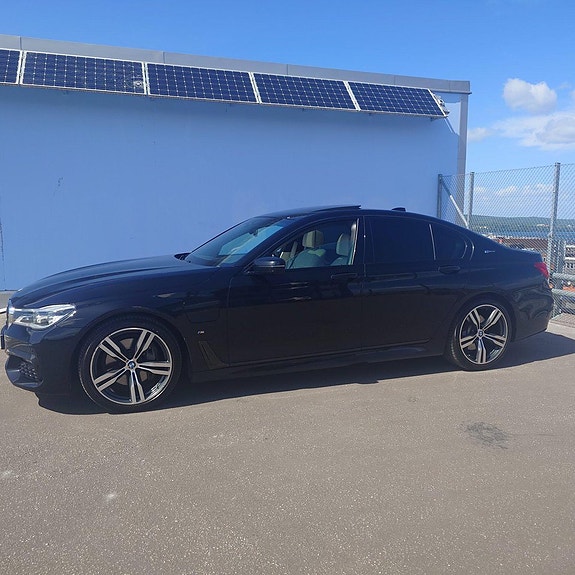 BMW 740e 15 of 15