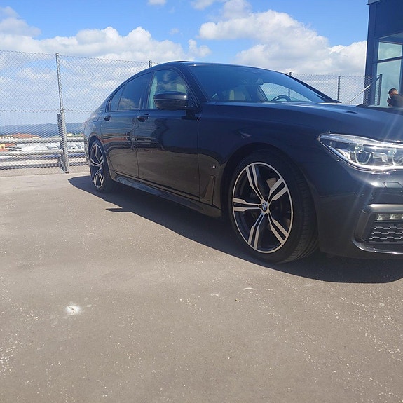 BMW 740e 13 of 15