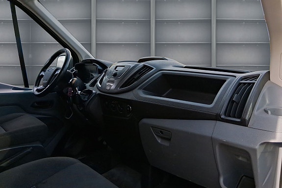 Ford Transit 10 of 13