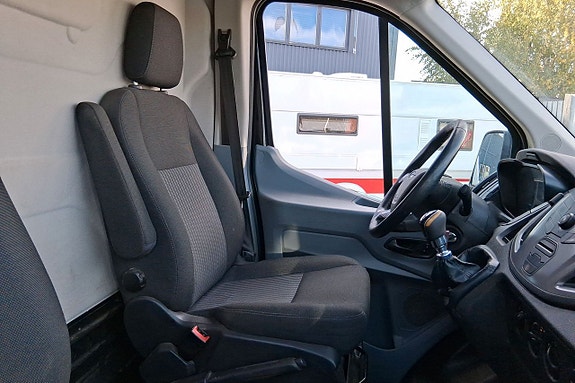 Ford Transit 11 of 13