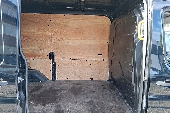Ford Transit 13 of 13
