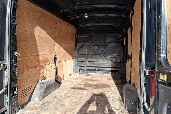 Ford Transit 12 of 13