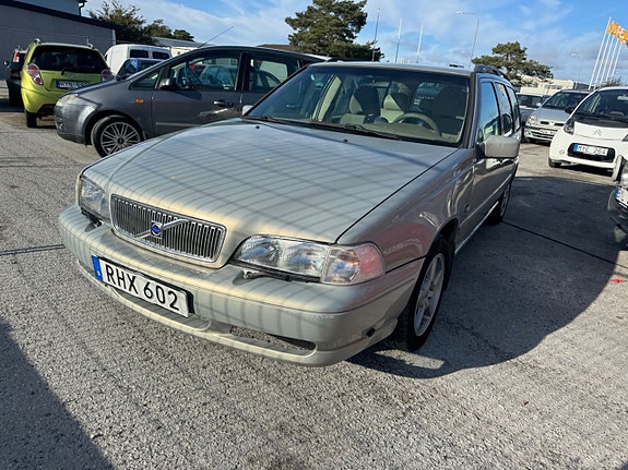 Volvo V70 25 of 27