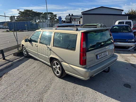 Volvo V70 11 of 27