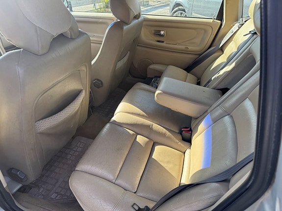 Volvo V70 16 of 27