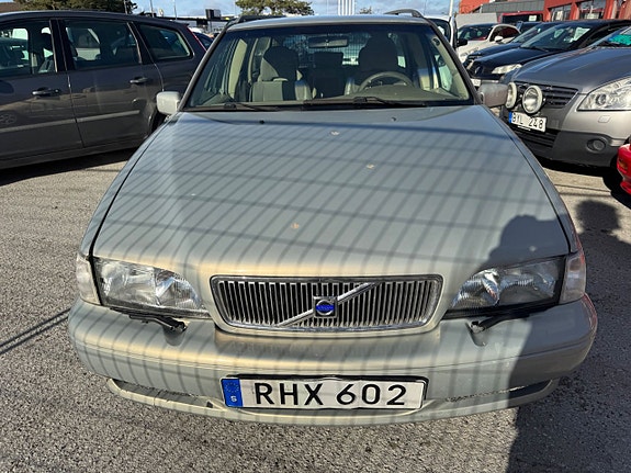 Volvo V70 7 of 27
