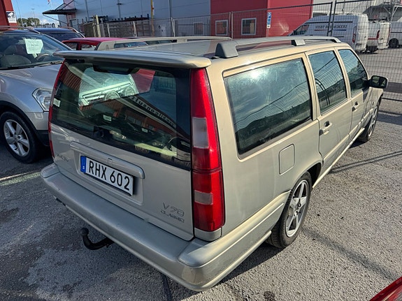 Volvo V70 22 of 27