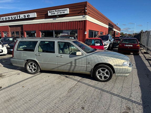 Volvo V70 23 of 27