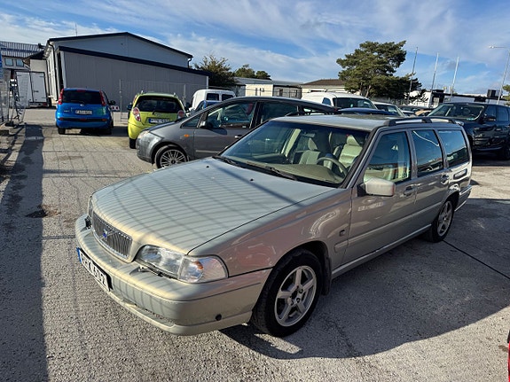Volvo V70 6 of 27