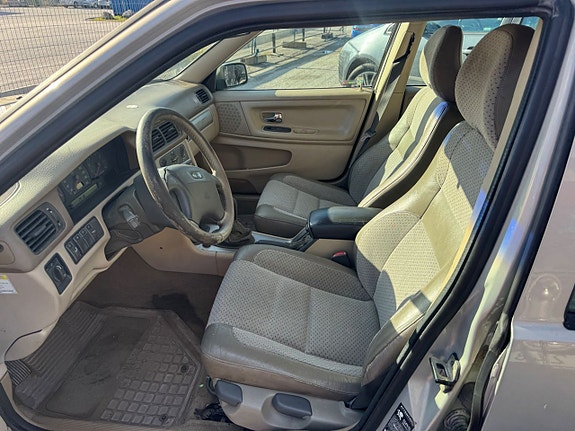 Volvo V70 15 of 27
