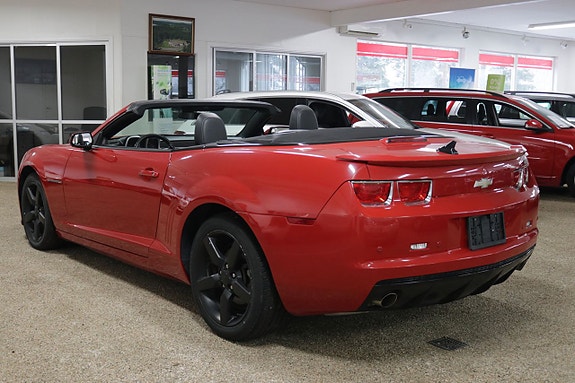 Chevrolet Camaro 12 of 16