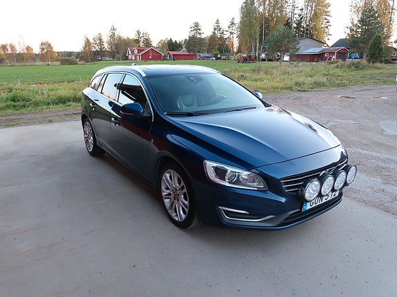 Volvo V60 3 of 5
