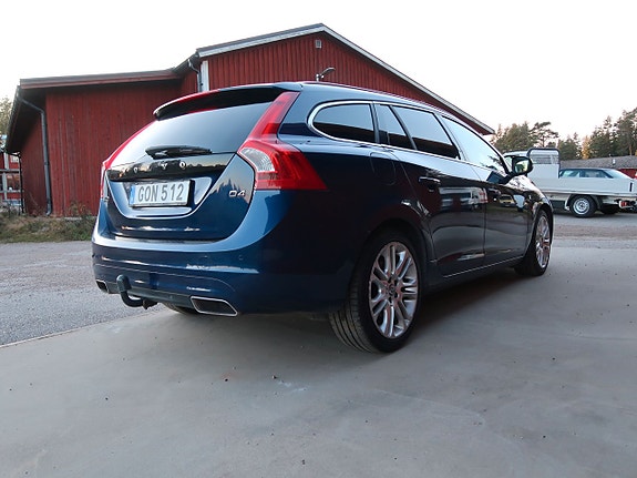Volvo V60 4 of 5