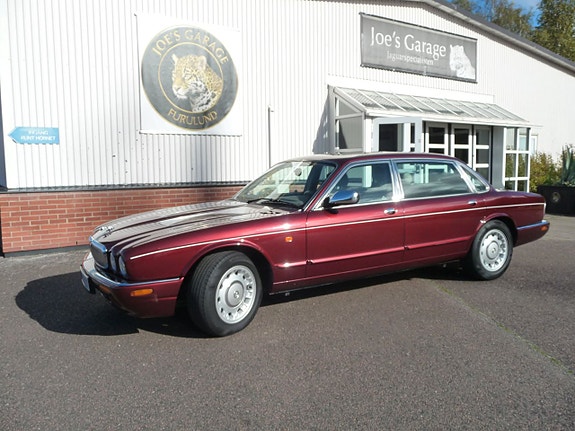 Jaguar XJ