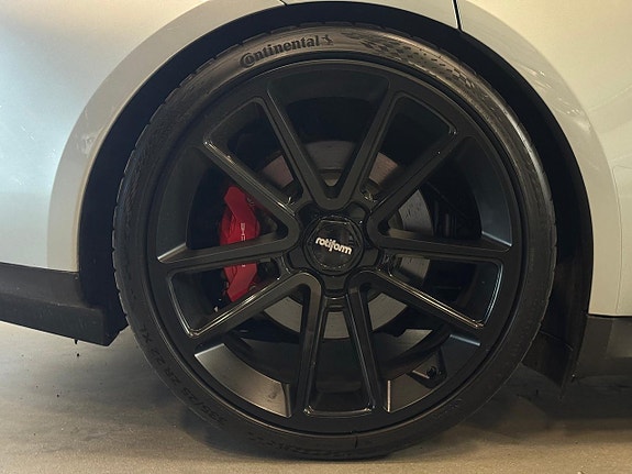 Porsche Taycan 4S 9 of 24