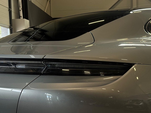 Porsche Taycan 4S 17 of 24