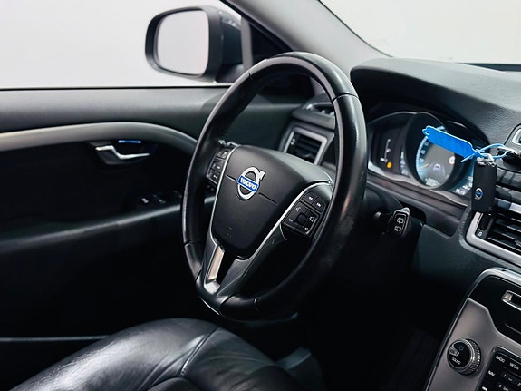 Volvo V70 4 of 5