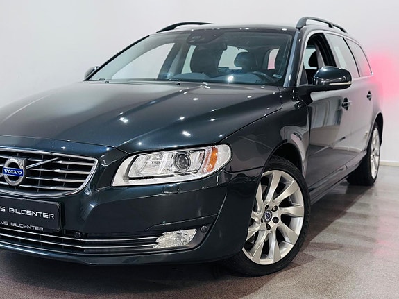 Volvo V70 3 of 5