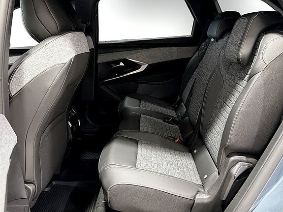 Peugeot 5008 8 of 18