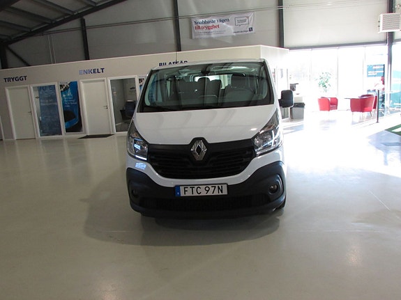 Renault Trafic 2 of 16