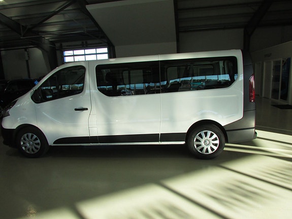 Renault Trafic 8 of 16