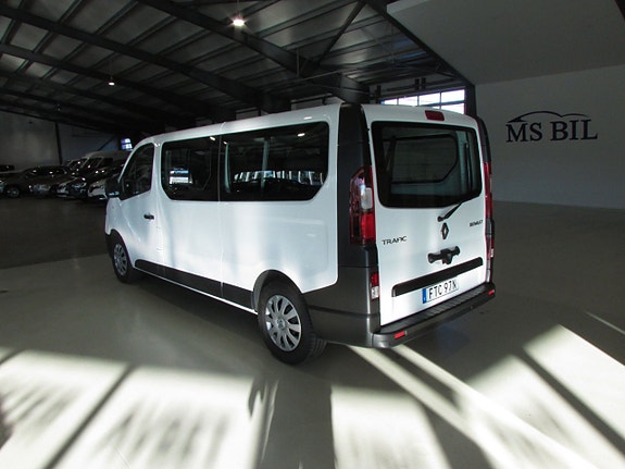 Renault Trafic 7 of 16
