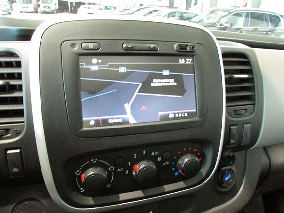 Renault Trafic 14 of 16