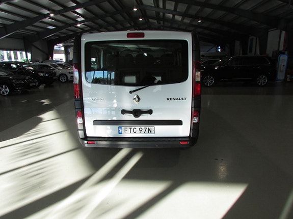 Renault Trafic 6 of 16