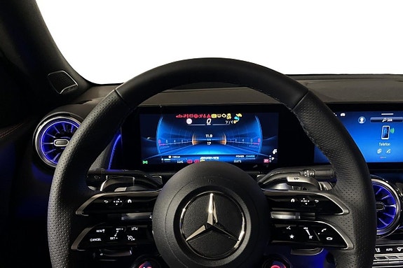 Mercedes-Benz GLB35 7 of 18