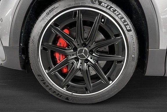 Mercedes-Benz GLB35 5 of 18