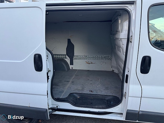 Renault Trafic 23 of 24