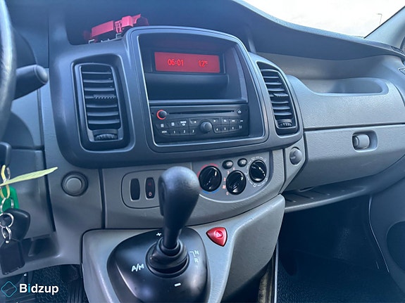 Renault Trafic 21 of 24