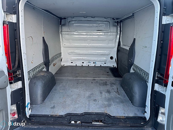 Renault Trafic 24 of 24