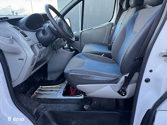 Renault Trafic 19 of 24