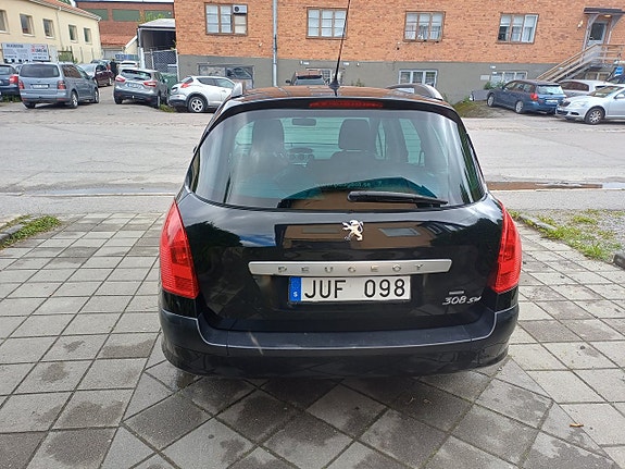 Peugeot 308 SW 18 of 21