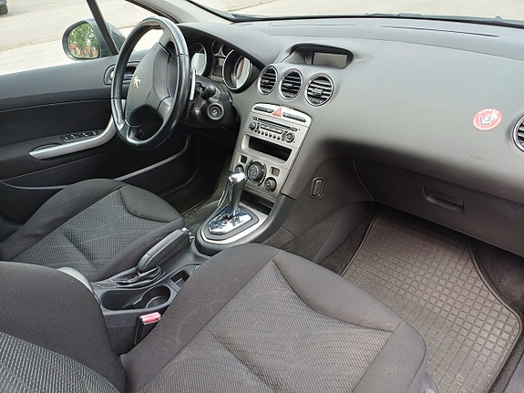 Peugeot 308 SW 8 of 21