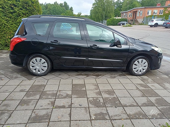 Peugeot 308 SW 10 of 21
