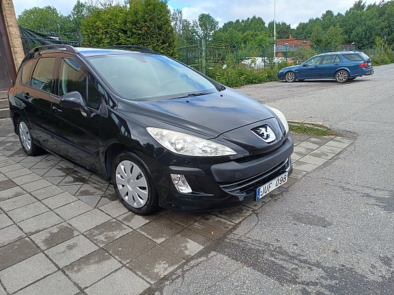 Peugeot 308 SW 2 of 21